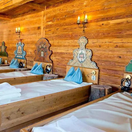 Der Greil - Wein & Gourmethotel Hotel 4*