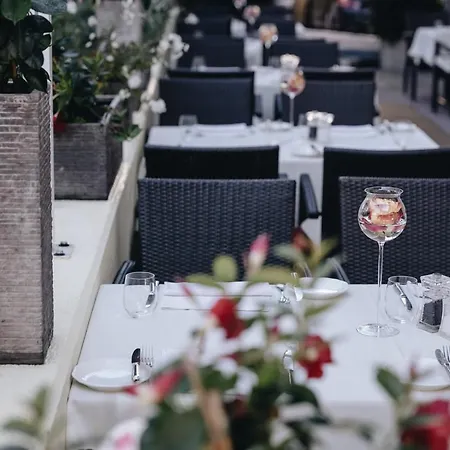 Der Greil - Wein & Gourmethotel Hotel 4*