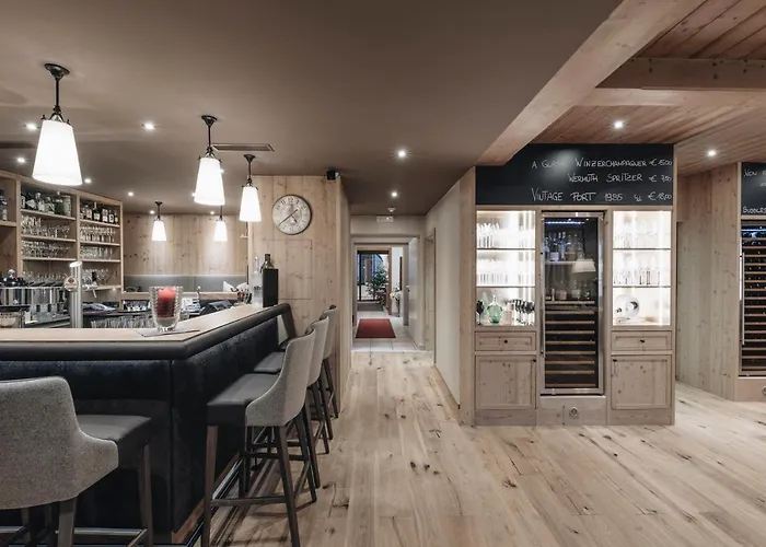 Der Greil - Wein & Gourmethotel Hotel 4*